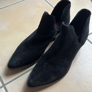 Steve Madden “Austin” suede ankle boots